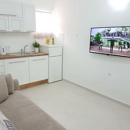 Luka & Iva Апартаменты Шибеник