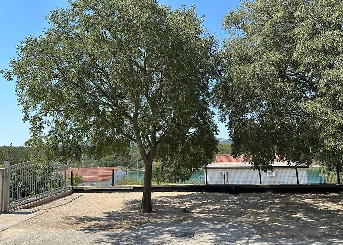 Luka & Iva 아파트 *