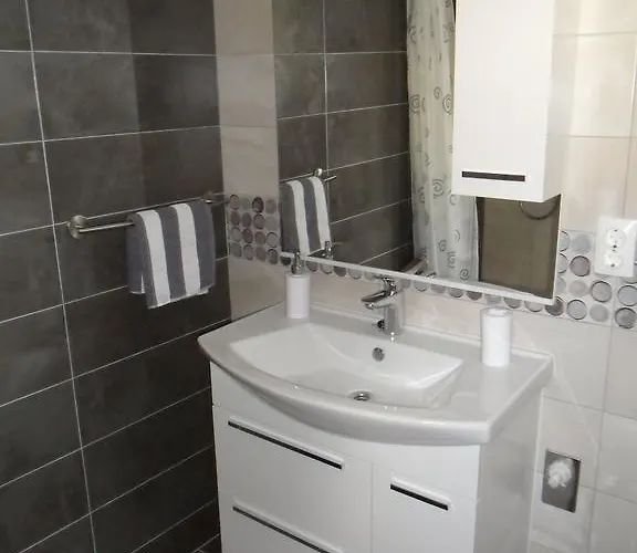 Luka & Iva 아파트 *